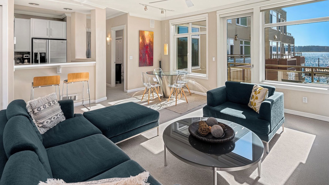 Photo of Livingroom in Downtown Seattle