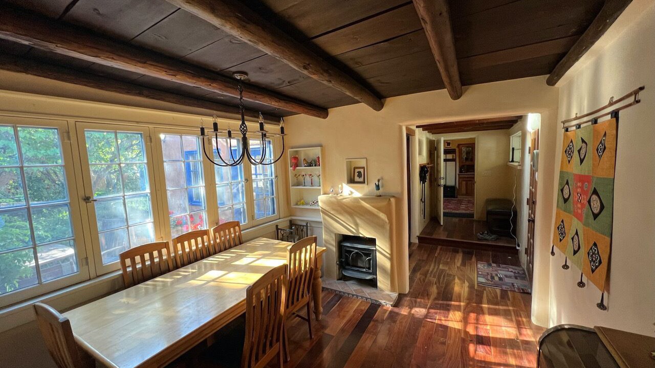 Photo of Livingroom in Historic Eastside
