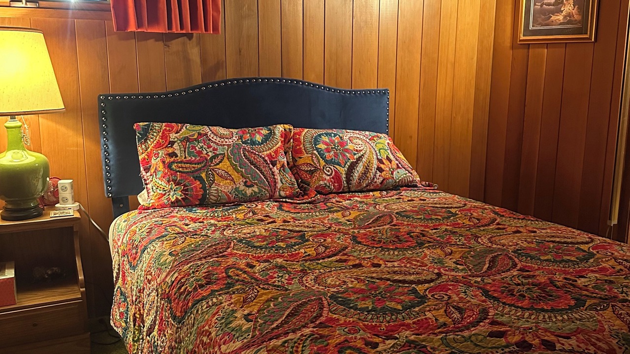 Photo of Bedroom in Alyeska