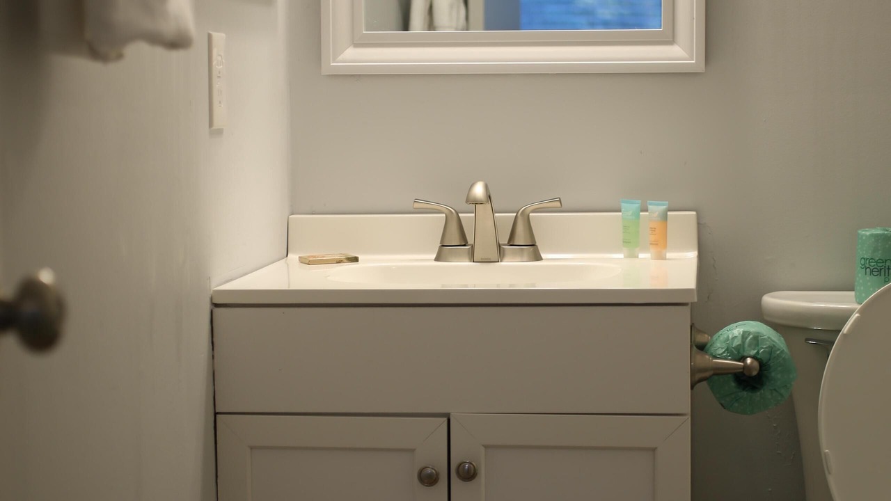 Photo of Bathroom in Folly Field