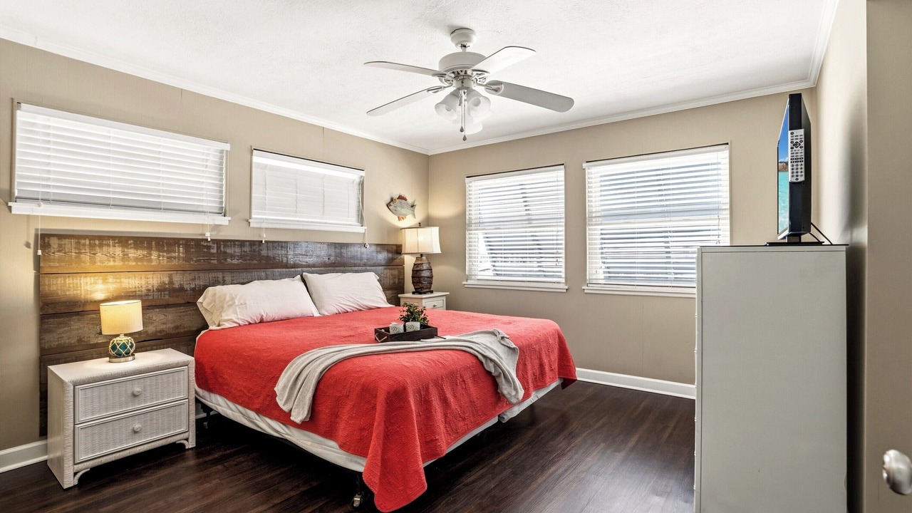 Photo of Bedroom in Cherry Grove Beach
