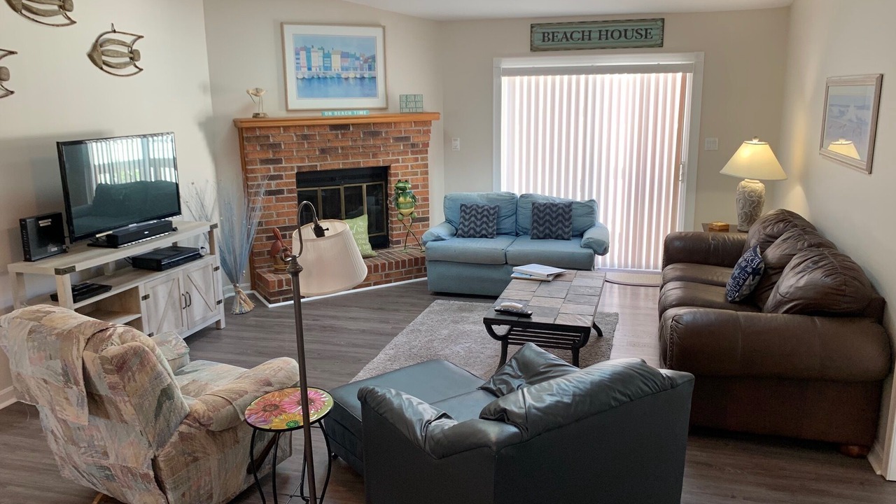Photo of Livingroom in Caine Woods