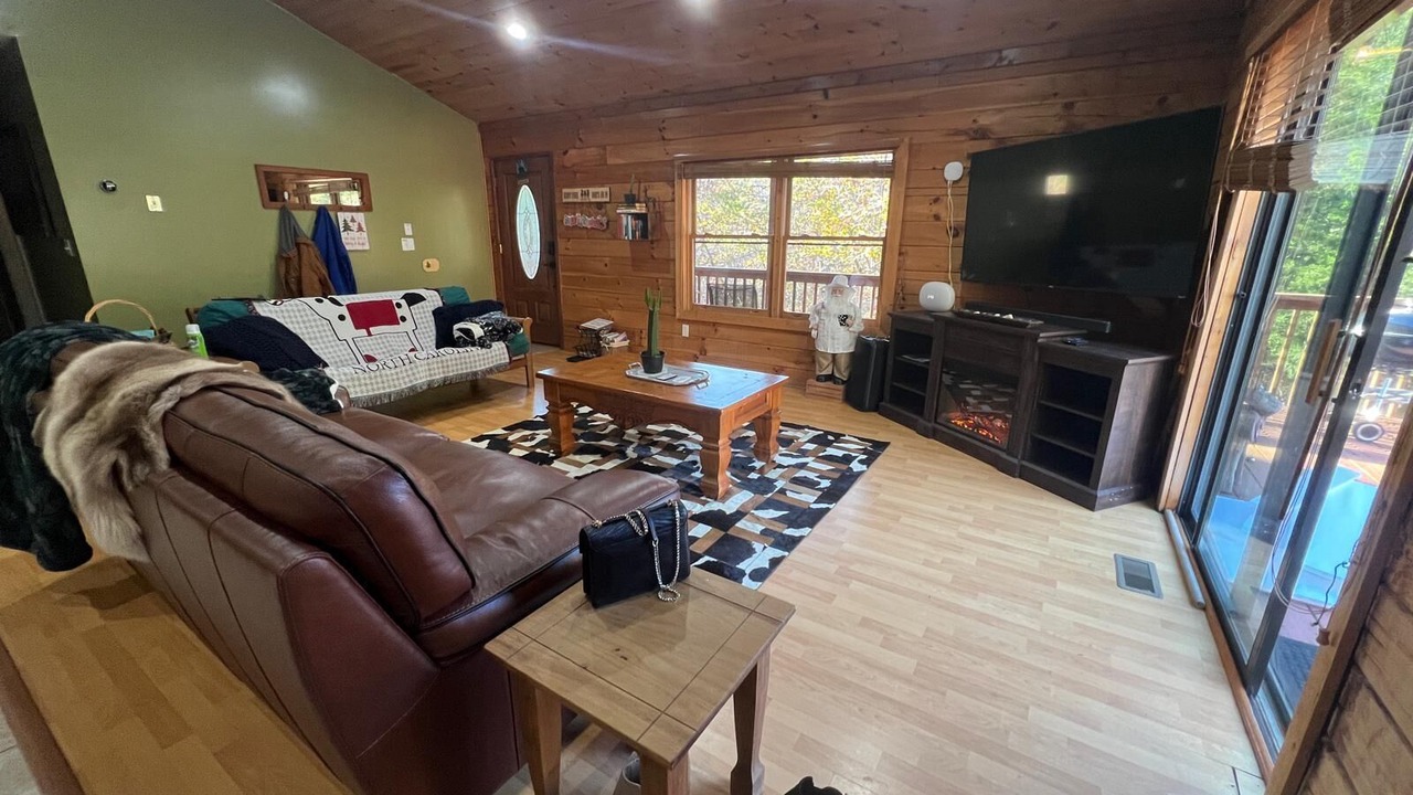 Photo of Livingroom in Rutherfordton