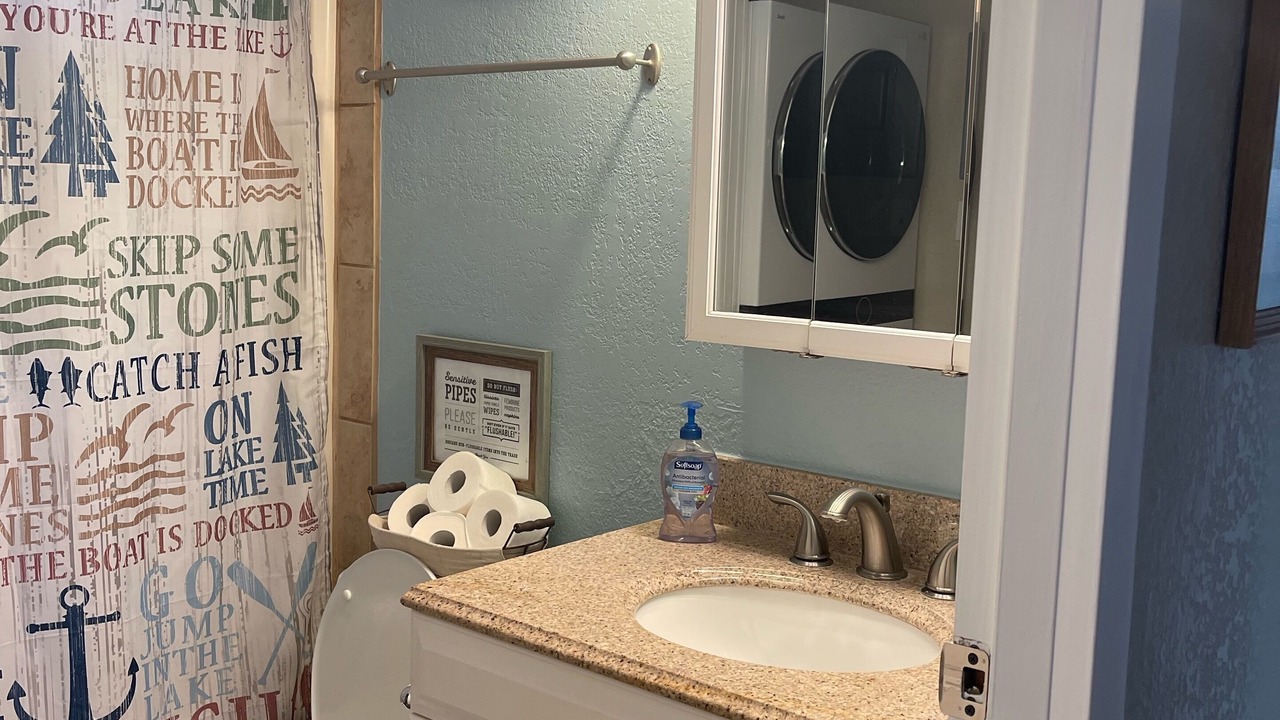 Photo of Bathroom in Canyon Lake