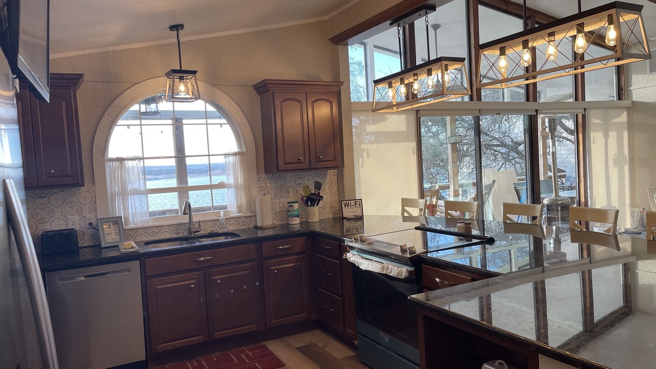 Photo of Kitchen in Canyon Lake