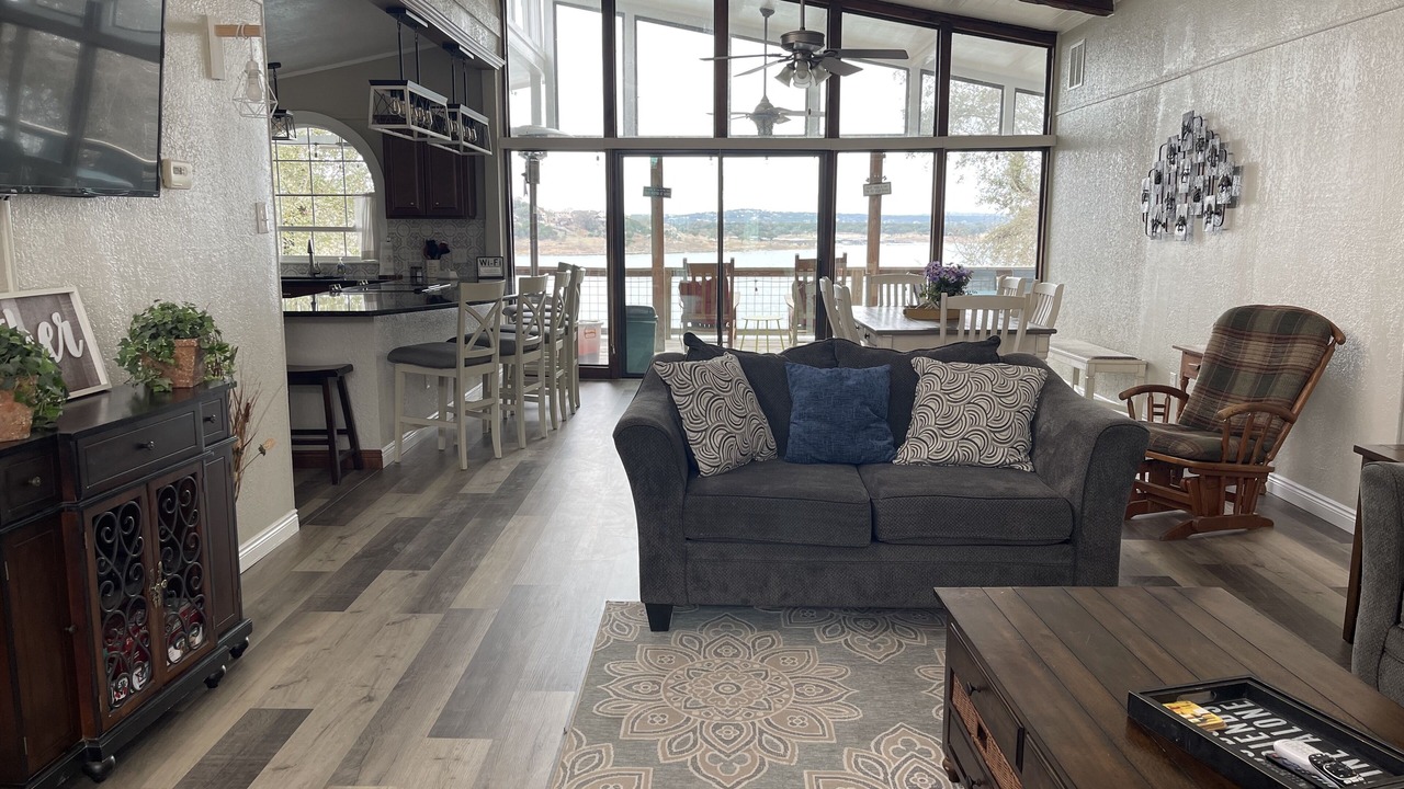 Photo of Livingroom in Canyon Lake