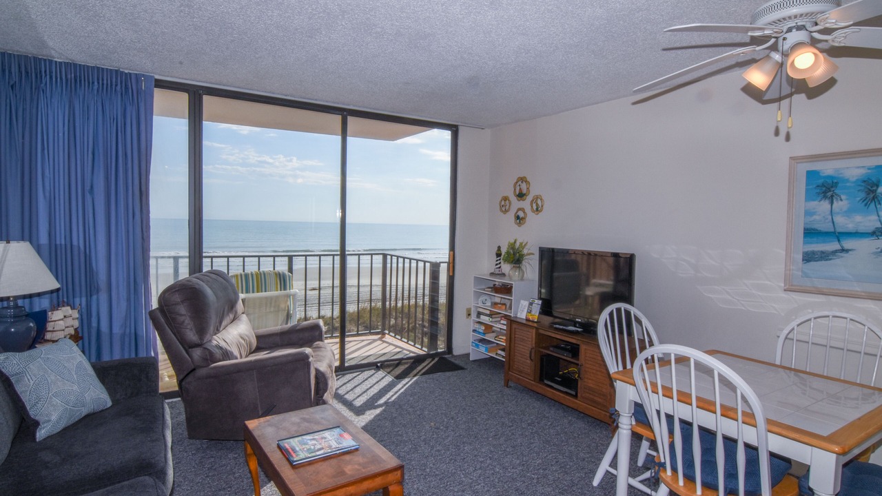 Photo of Livingroom in Crescent Beach