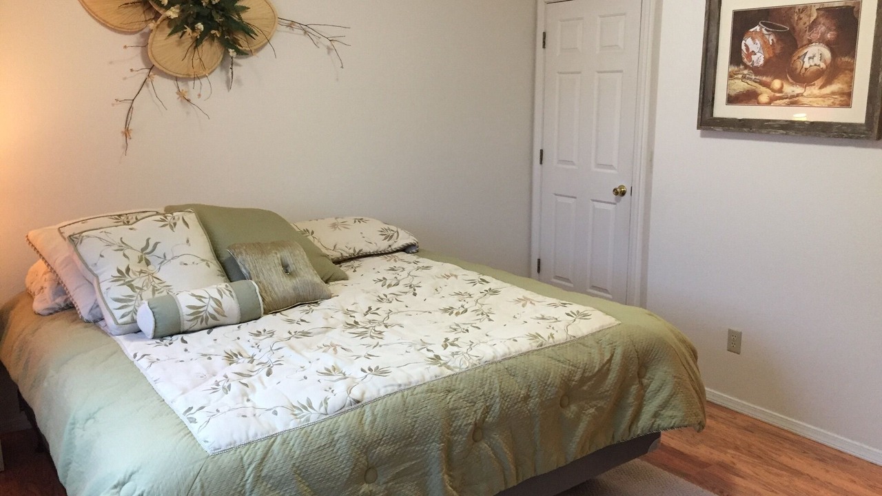 Photo of Bedroom in Bayshore - Klatt