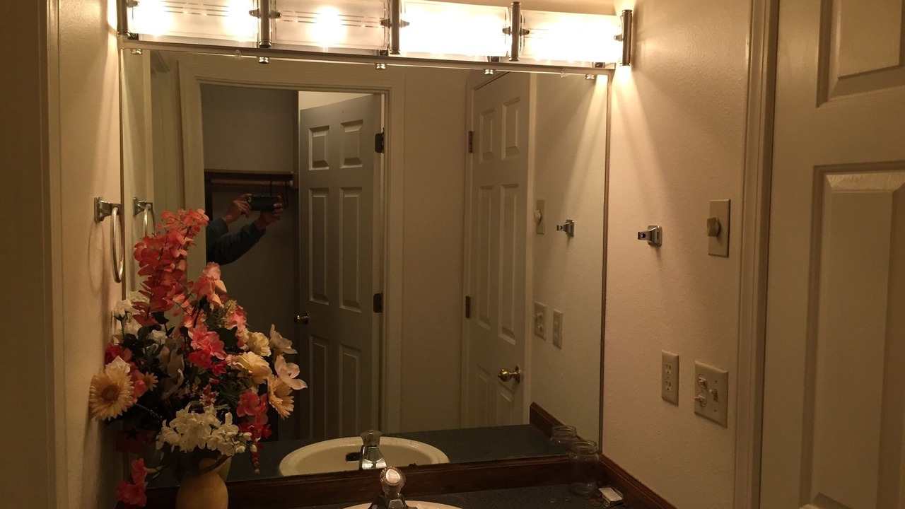 Photo of Bathroom in Bayshore - Klatt