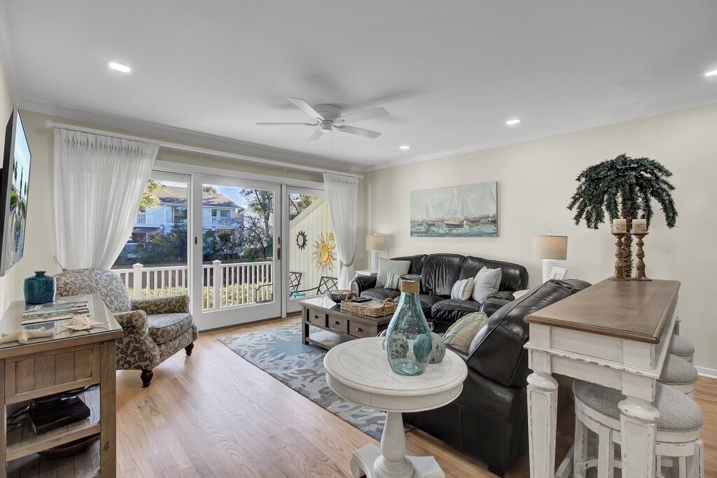 Photo of Livingroom in Twin Oaks