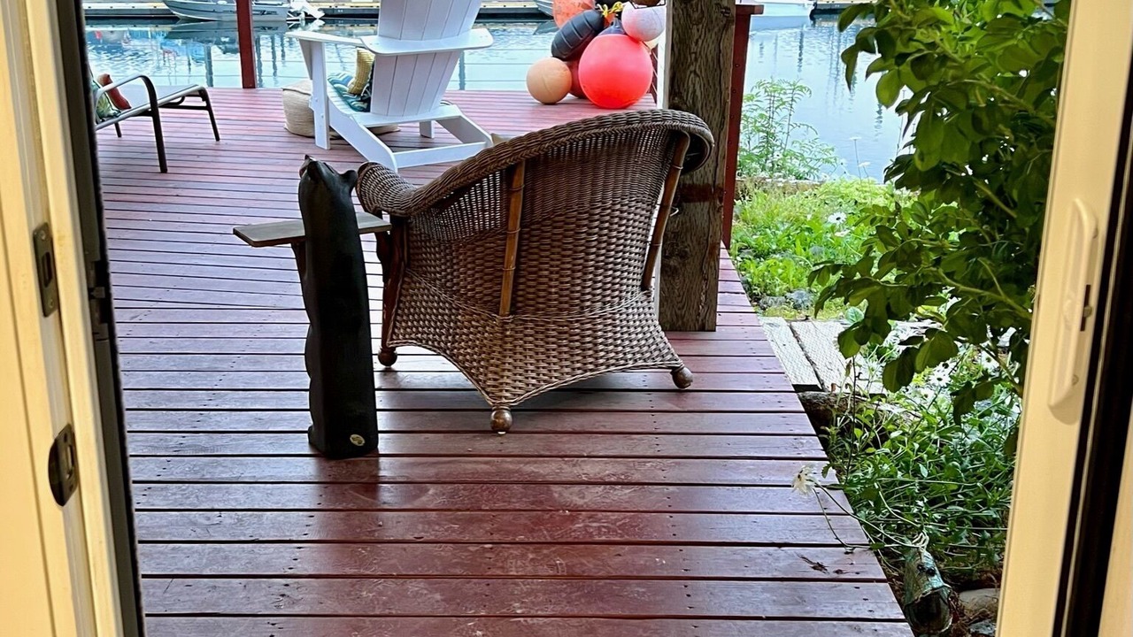 Photo of Patio Balcony in Seldovia