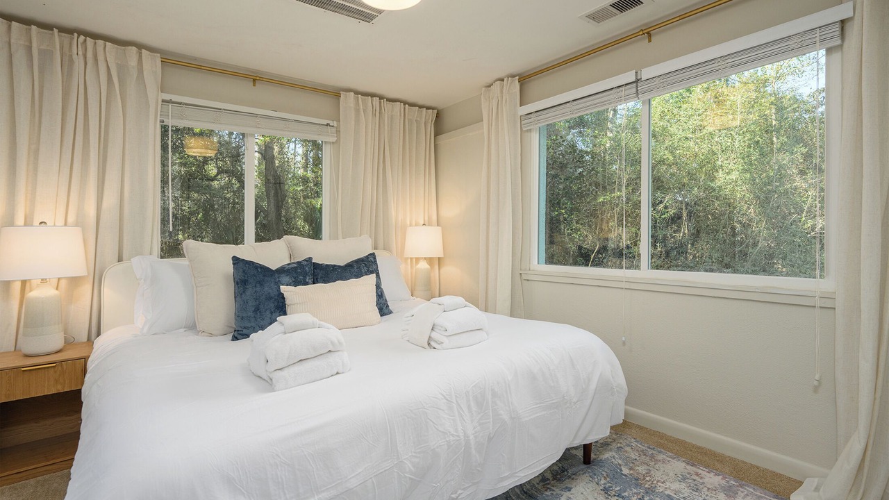Photo of Bedroom in Folly Field