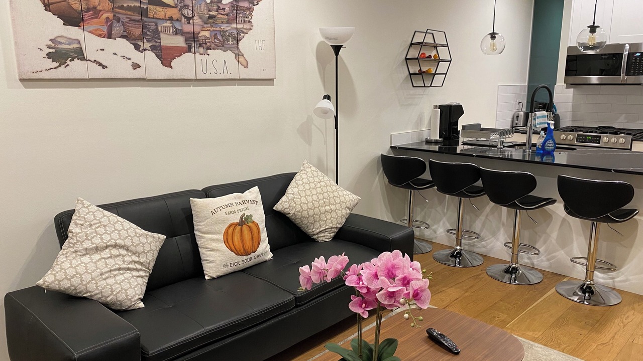 Photo of Livingroom in Lower Queen Anne