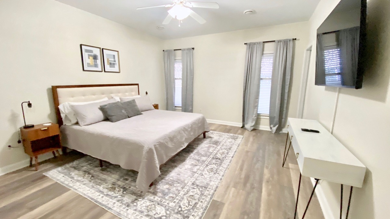Photo of Bedroom in Greenville Downtown