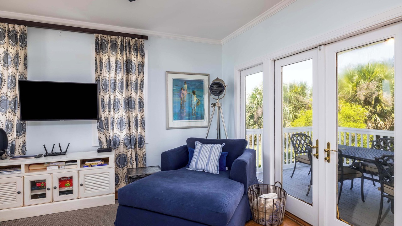 Photo of Livingroom in Oceanmarsh Subdivision