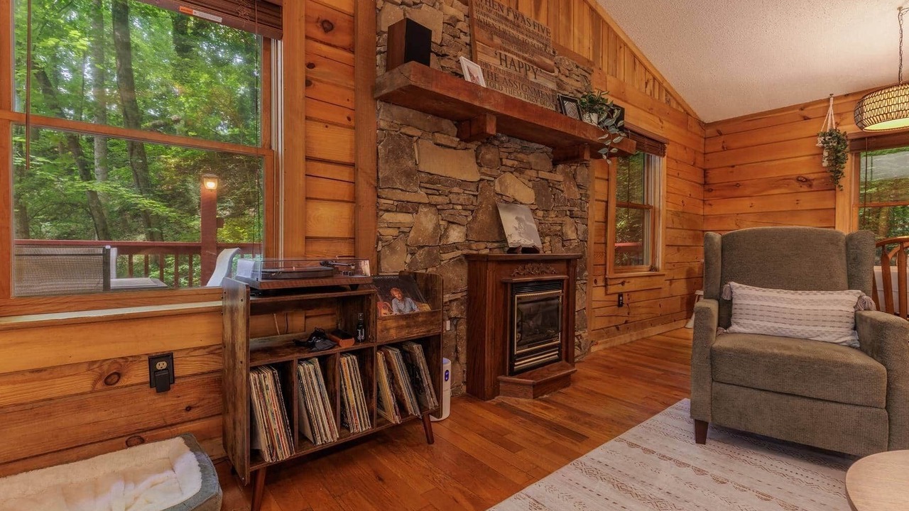 Photo of Livingroom in Cherokee