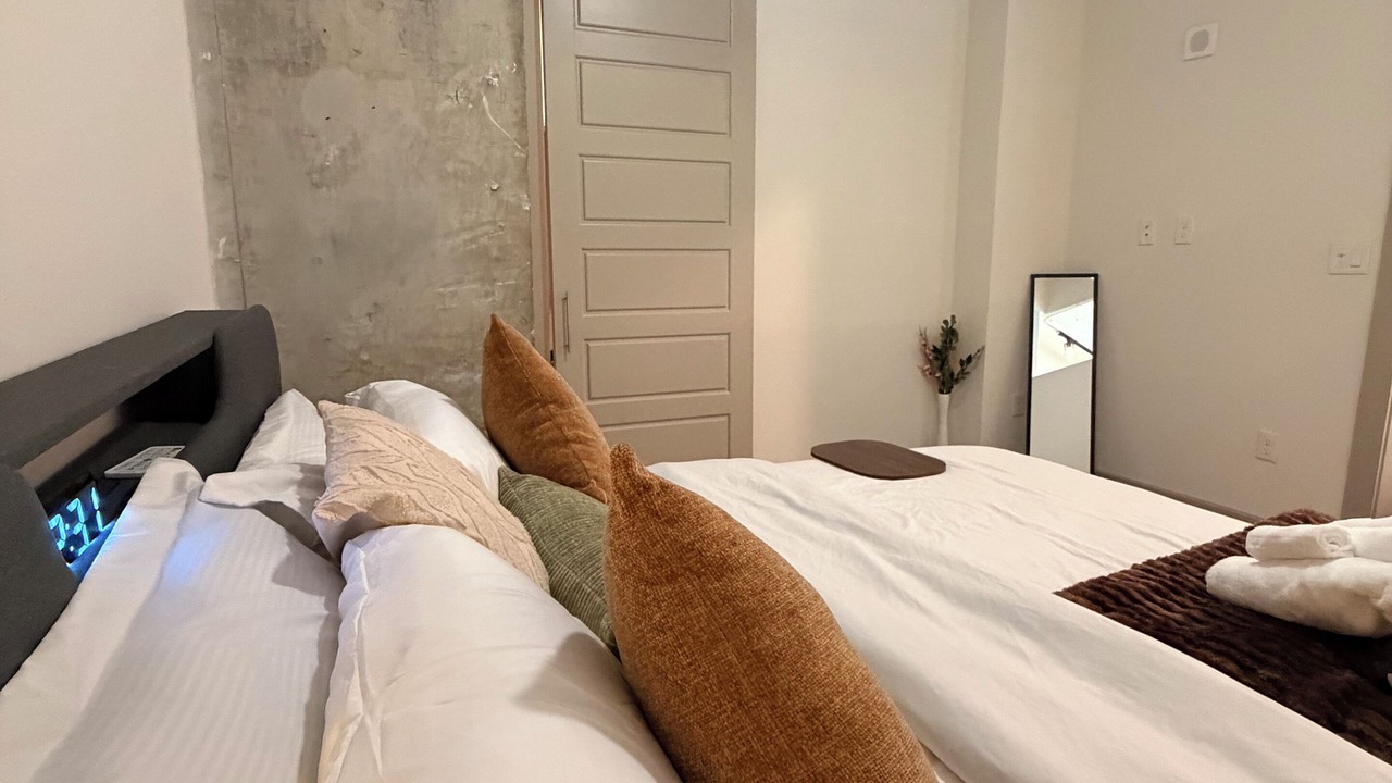 Photo of Bedroom in Peachtree Center
