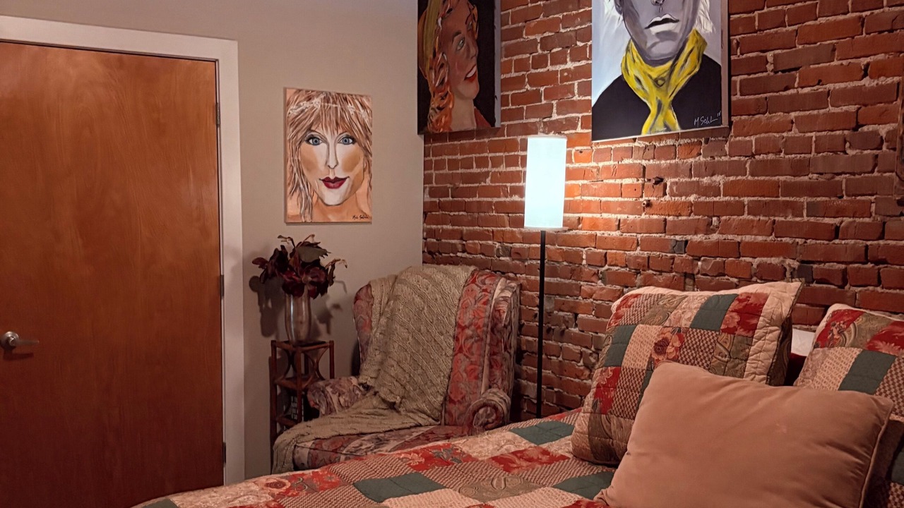 Photo of Bedroom in River Market