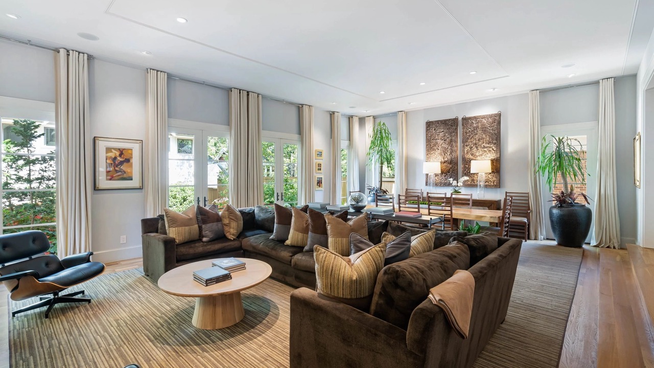 Photo of Livingroom in Virginia Highland