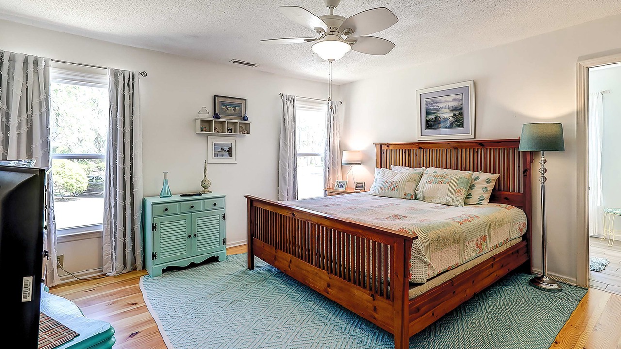 Photo of Bedroom in Oak Grove