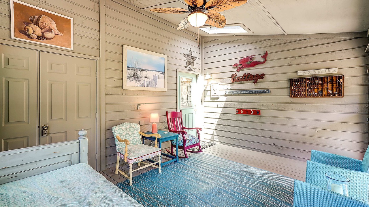 Photo of Bedroom in Oak Grove