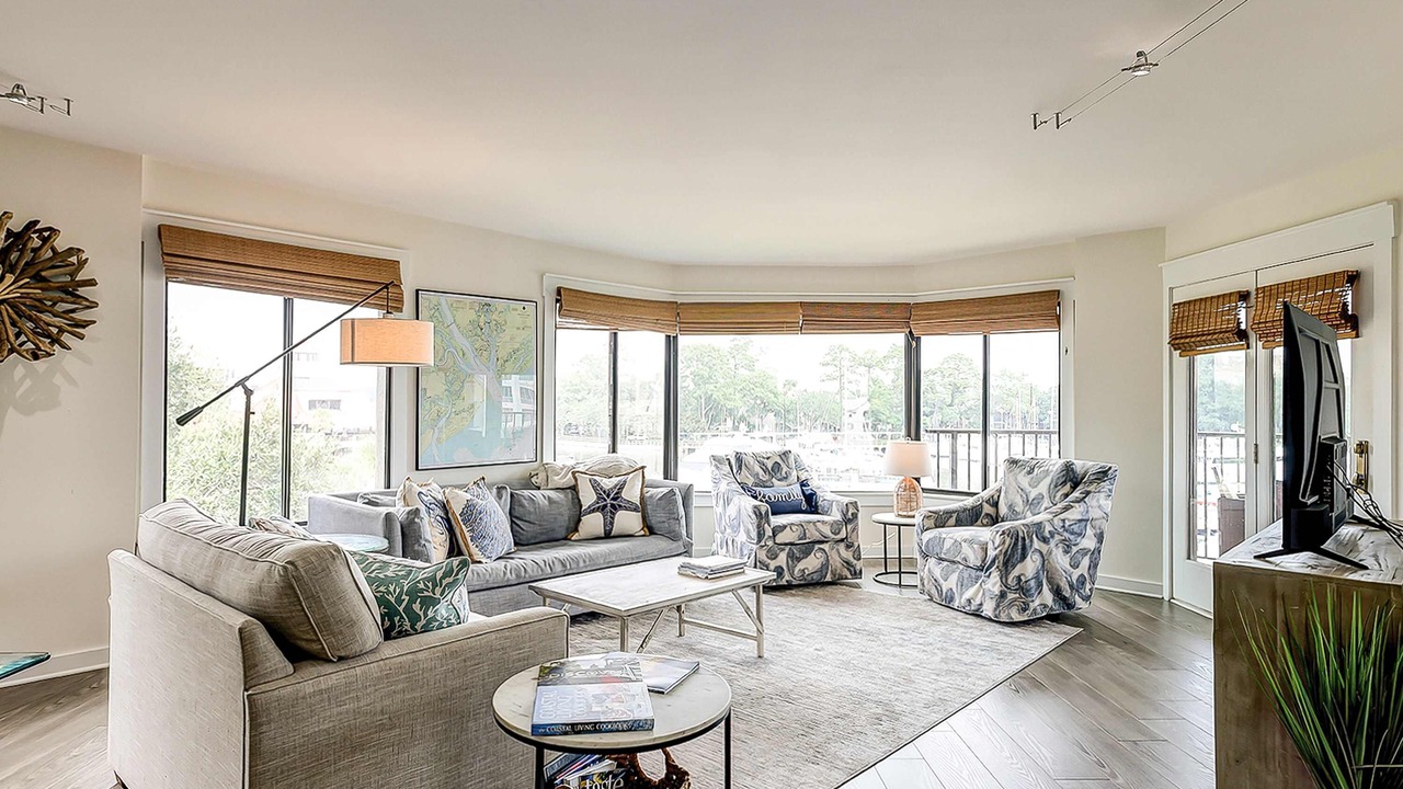 Photo of Livingroom in Shelter Cove