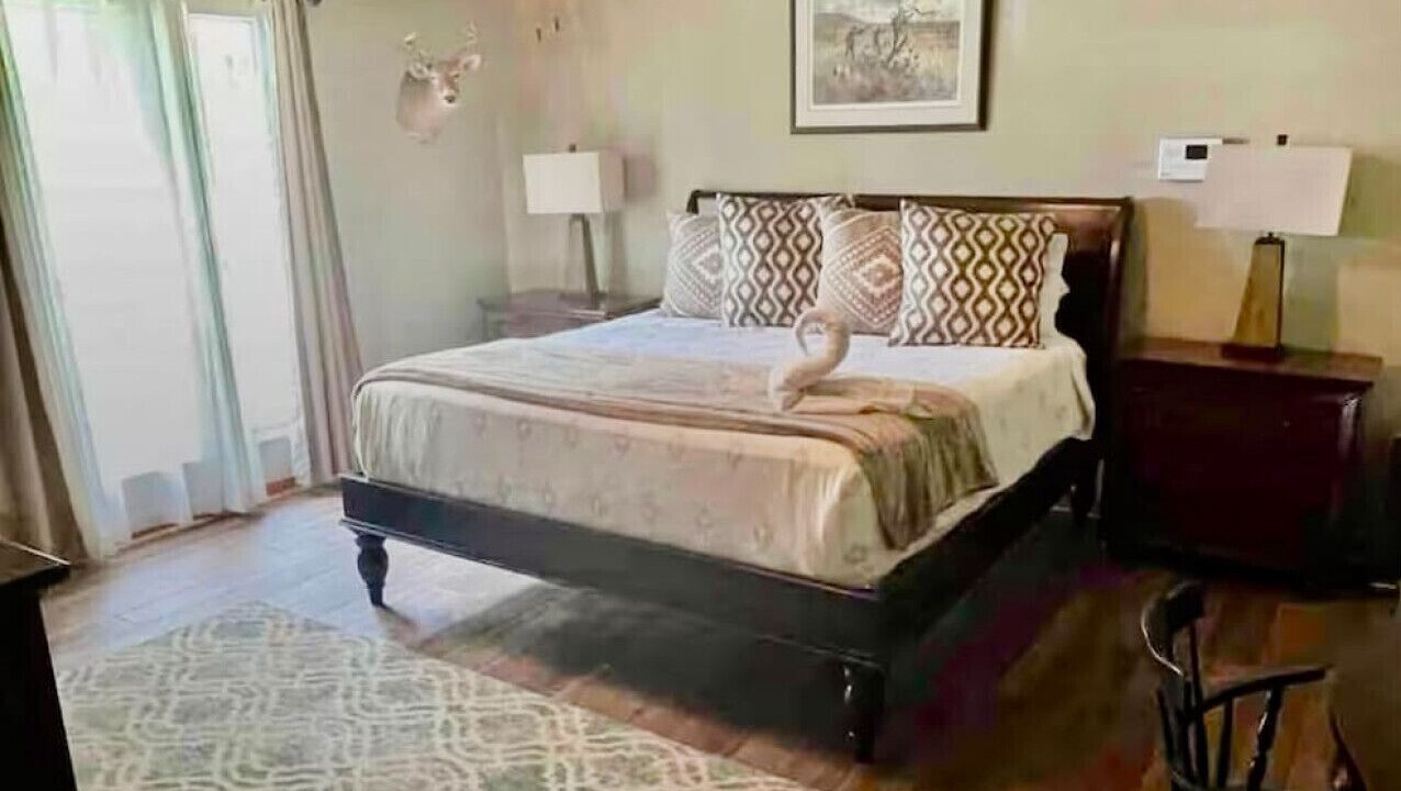 Photo of Bedroom in Canyon Lake