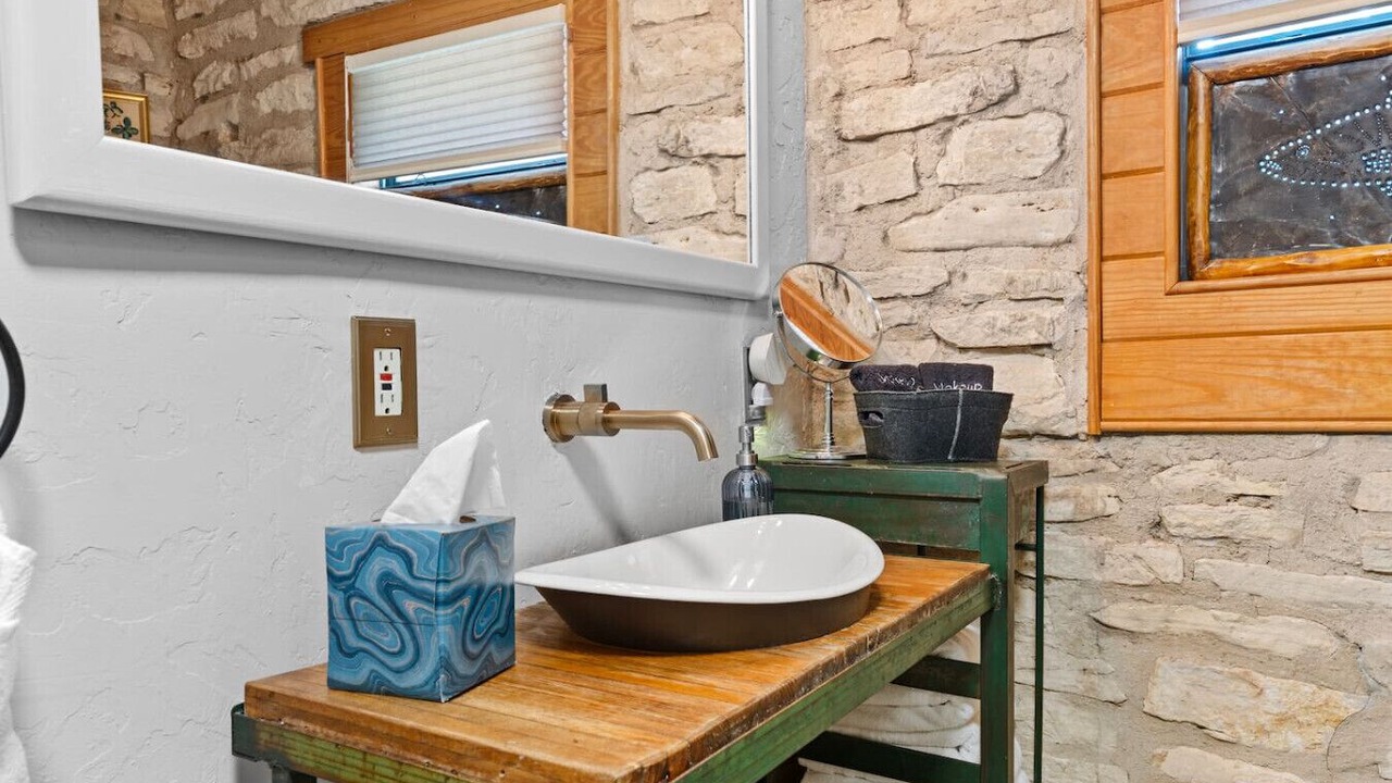 Photo of Bathroom in Canyon Lake
