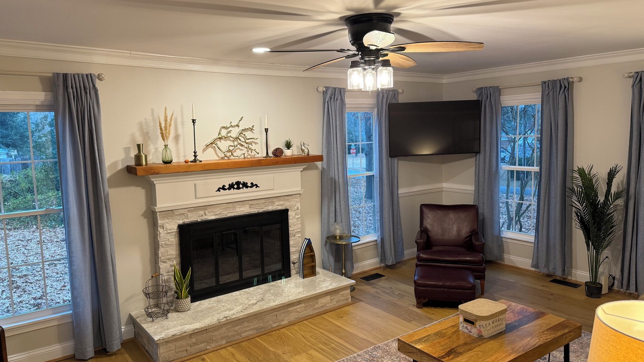 Photo of Livingroom in Gloucester Point