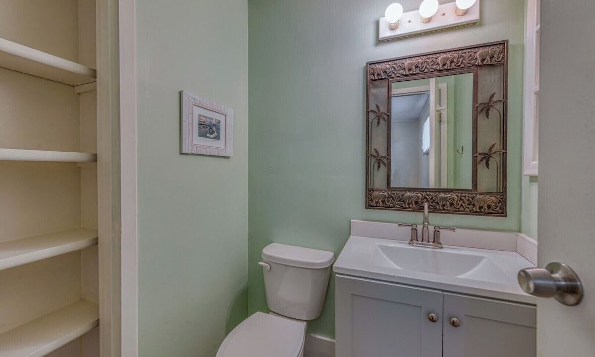Photo of Bathroom in Inlet Harbour