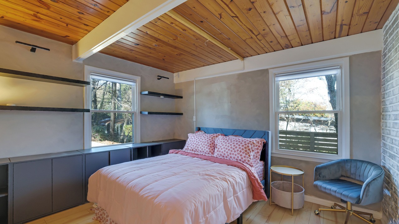 Photo of Bedroom in Hapeville