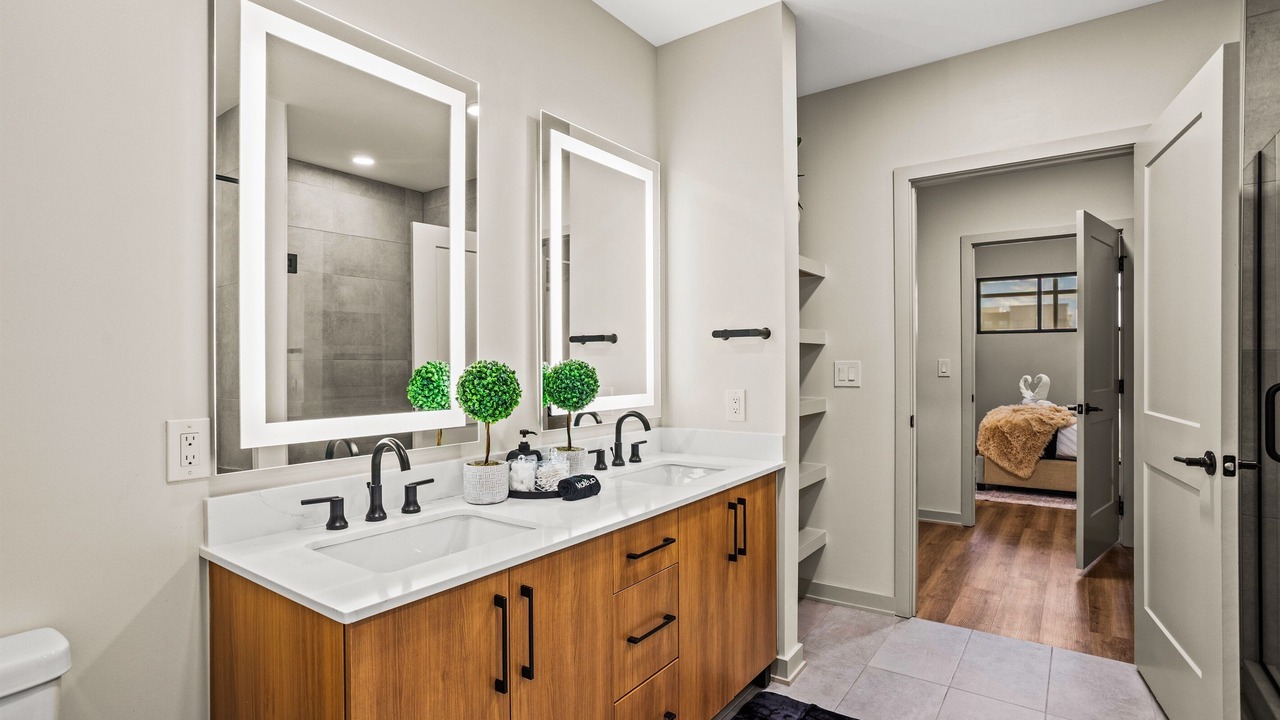 Photo of Bathroom in Peachtree Center
