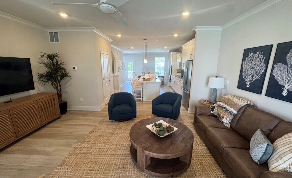 Photo of Livingroom in Caine Woods