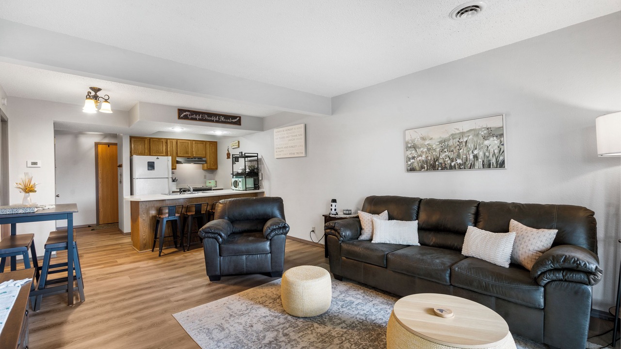 Photo of Livingroom in Notch Estates