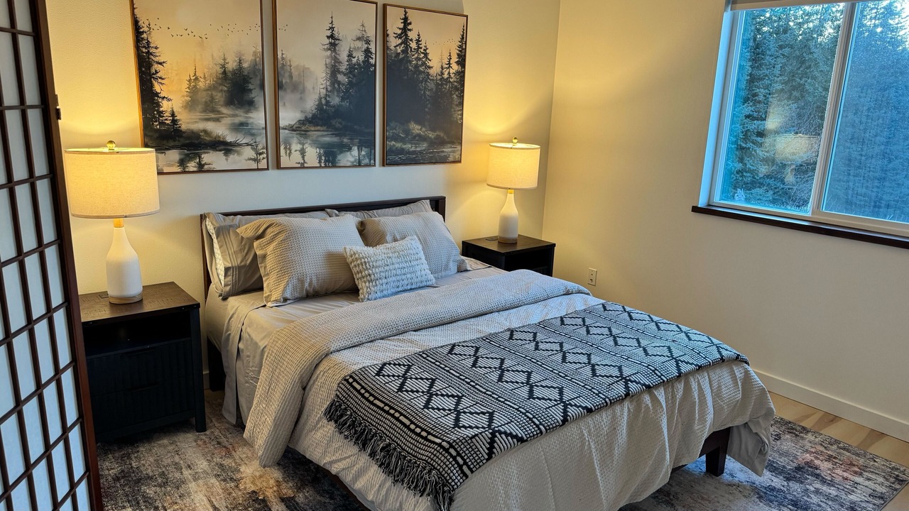 Photo of Bedroom in Diamond Ridge