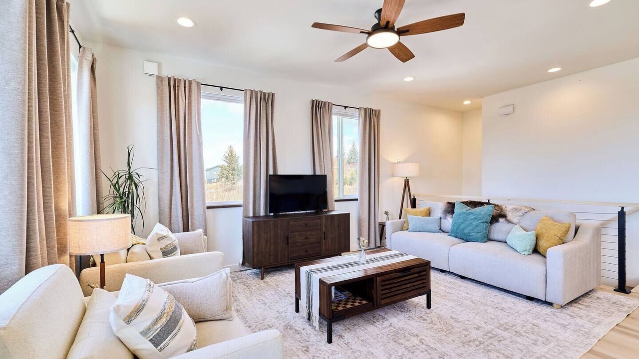 Photo of Livingroom in Diamond Ridge
