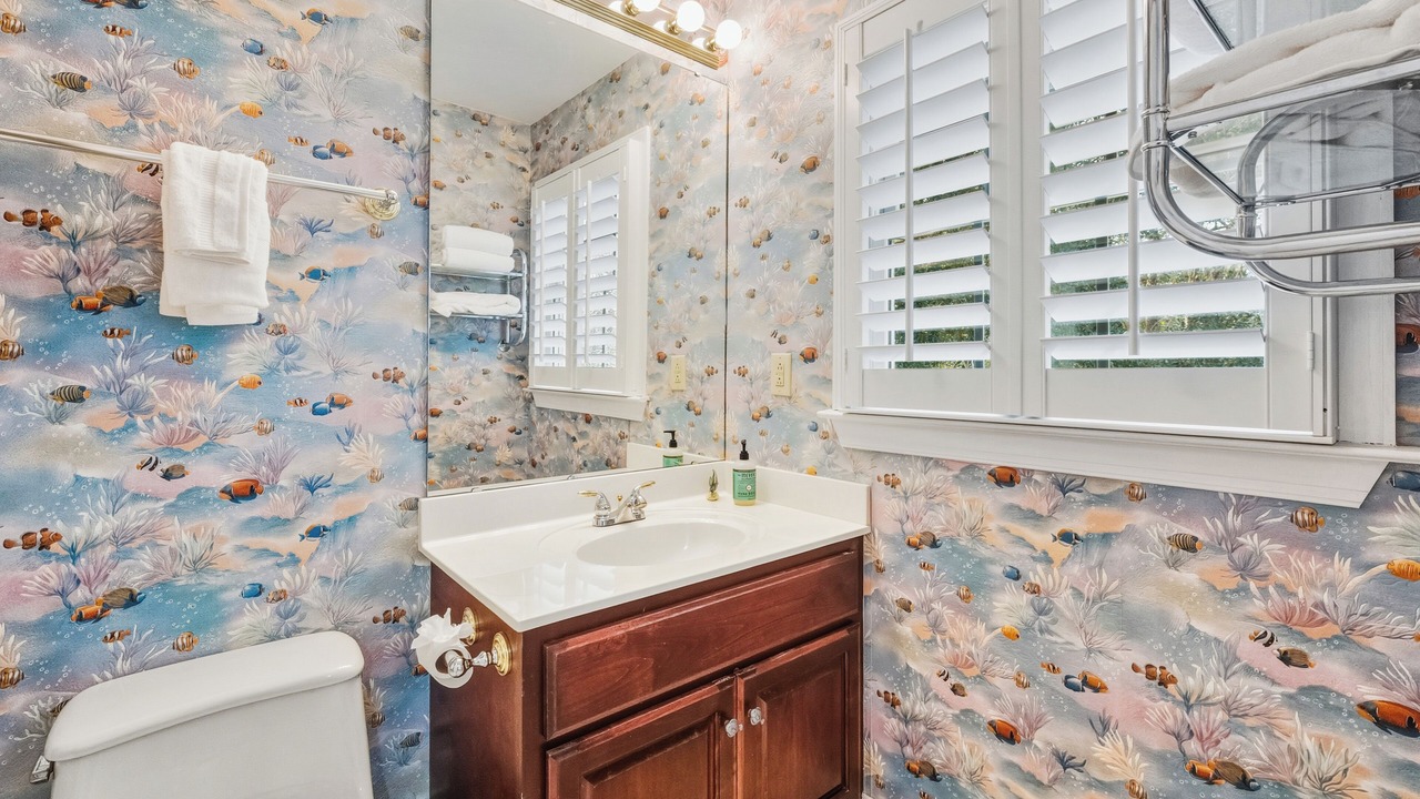 Photo of Bathroom in Debordieu Colony