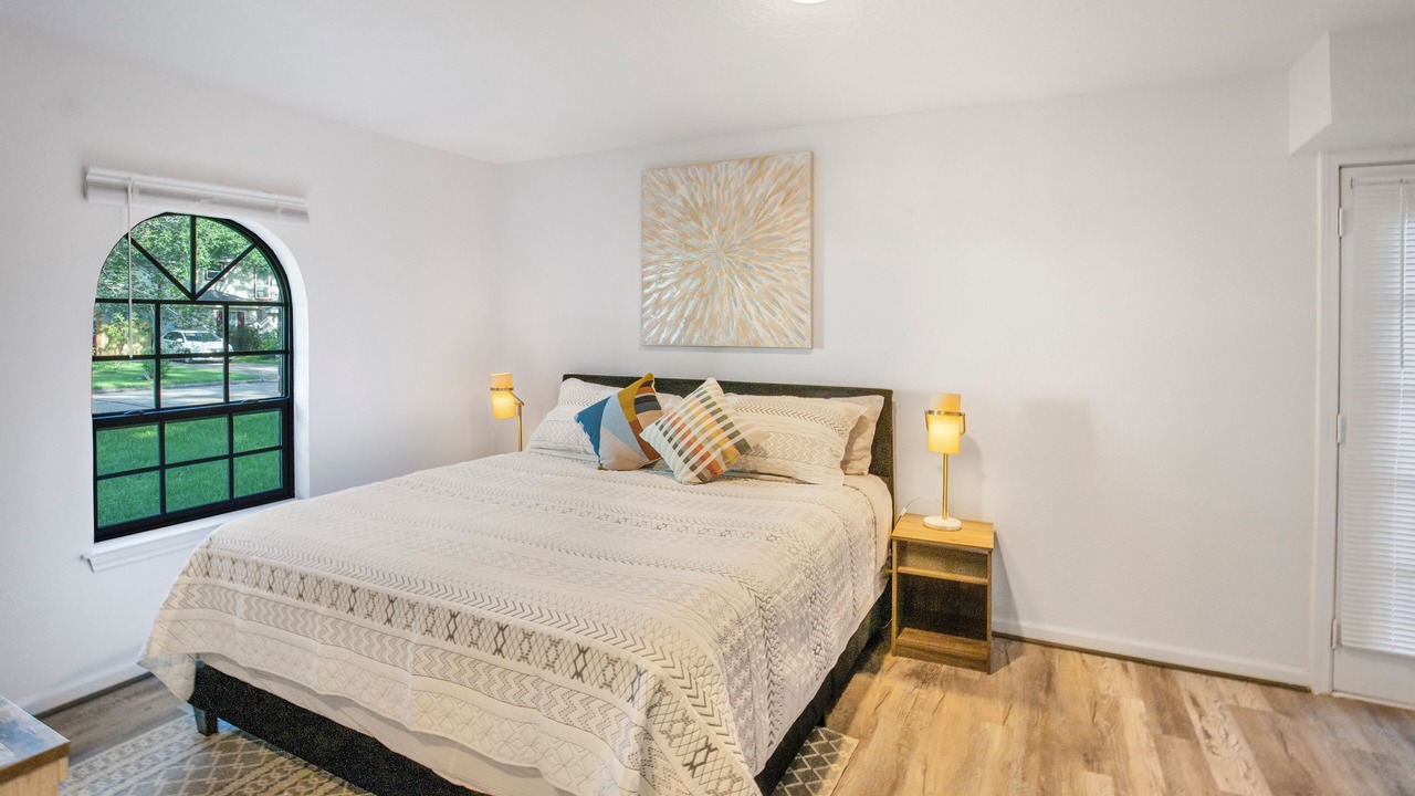 Photo of Bedroom in Friendswood