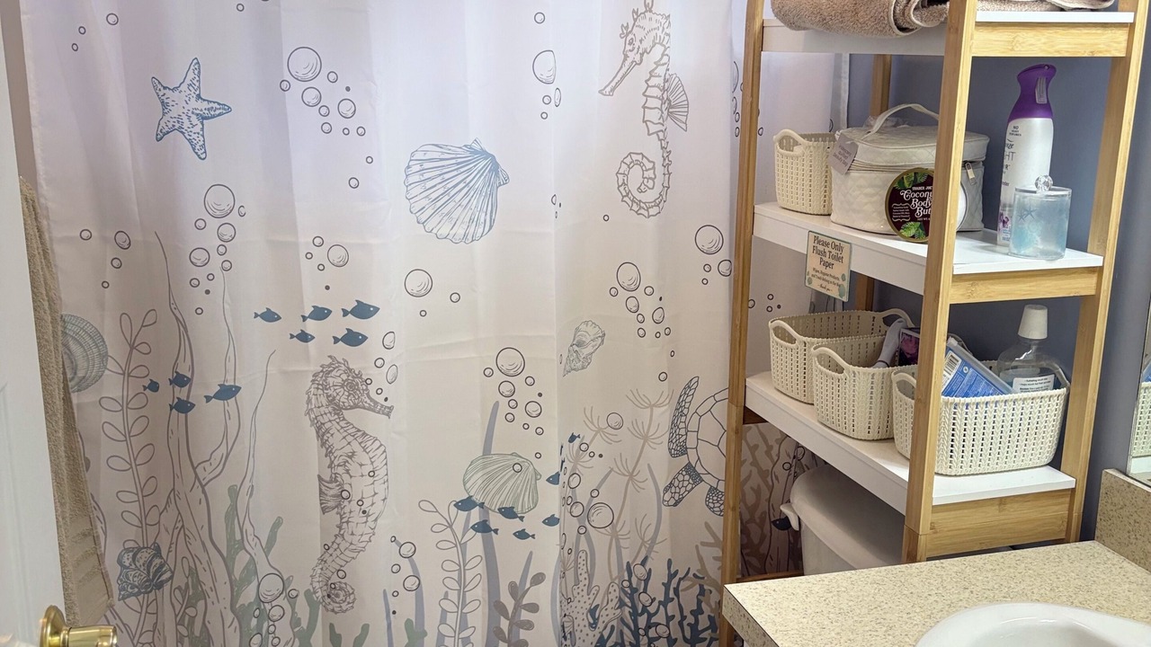 Photo of Bathroom in Summer Village