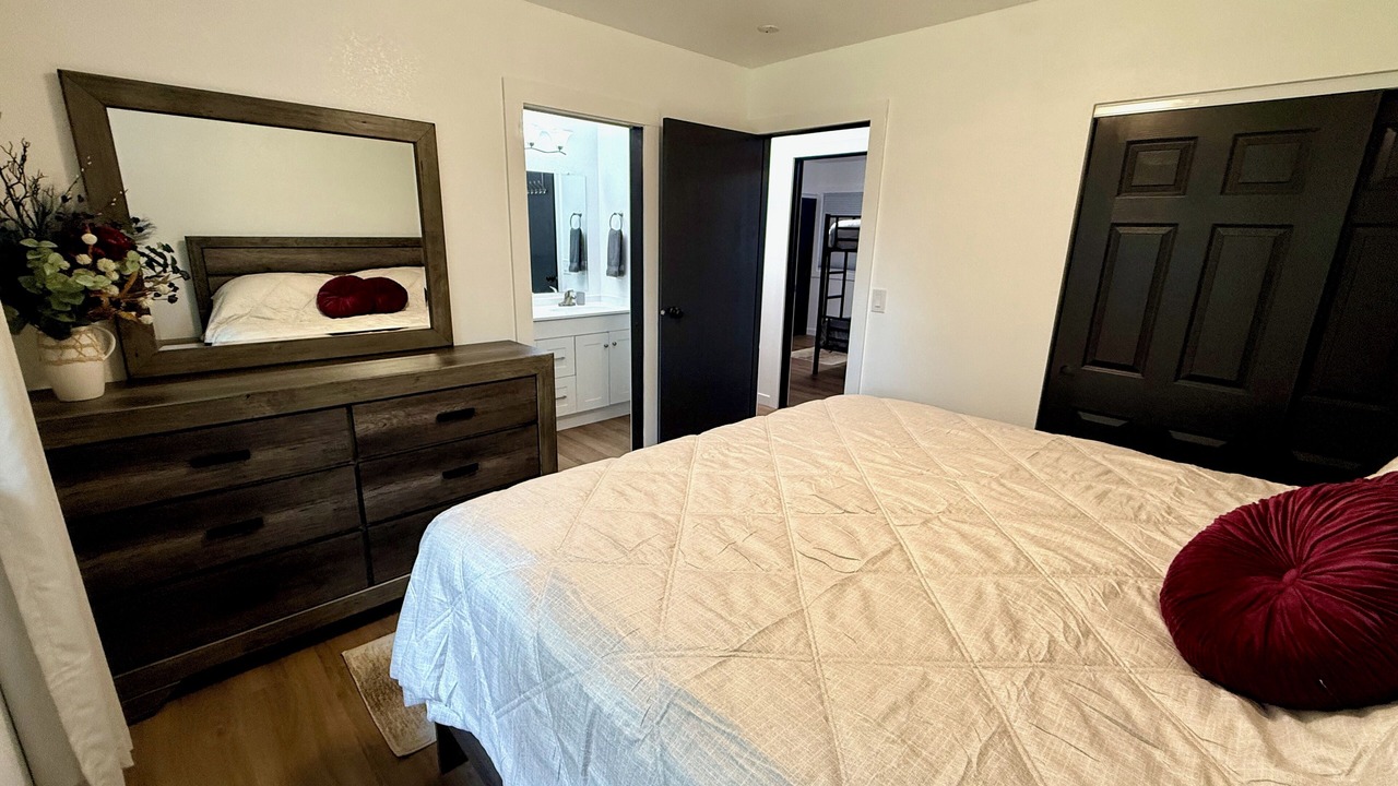 Photo of Bedroom in Northeast Anchorage