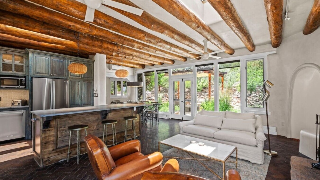 Photo of Livingroom in Tesuque