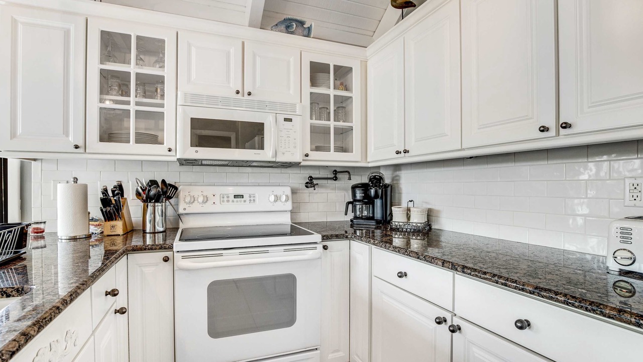 Photo of Kitchen in Sealoft Villas