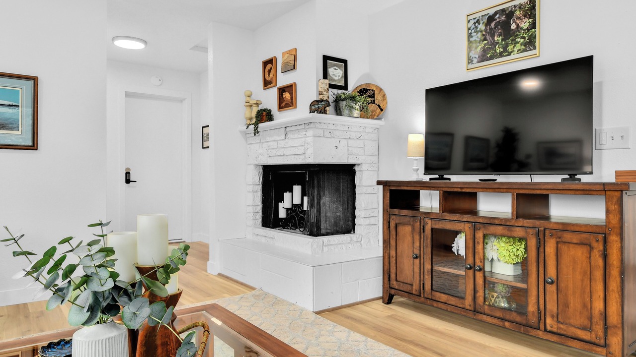 Photo of Livingroom in Northeast Anchorage