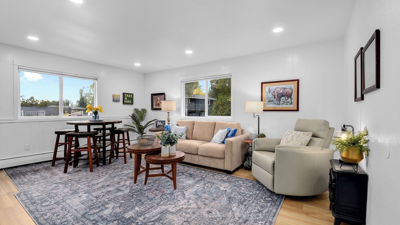 Photo of Livingroom in Northeast Anchorage