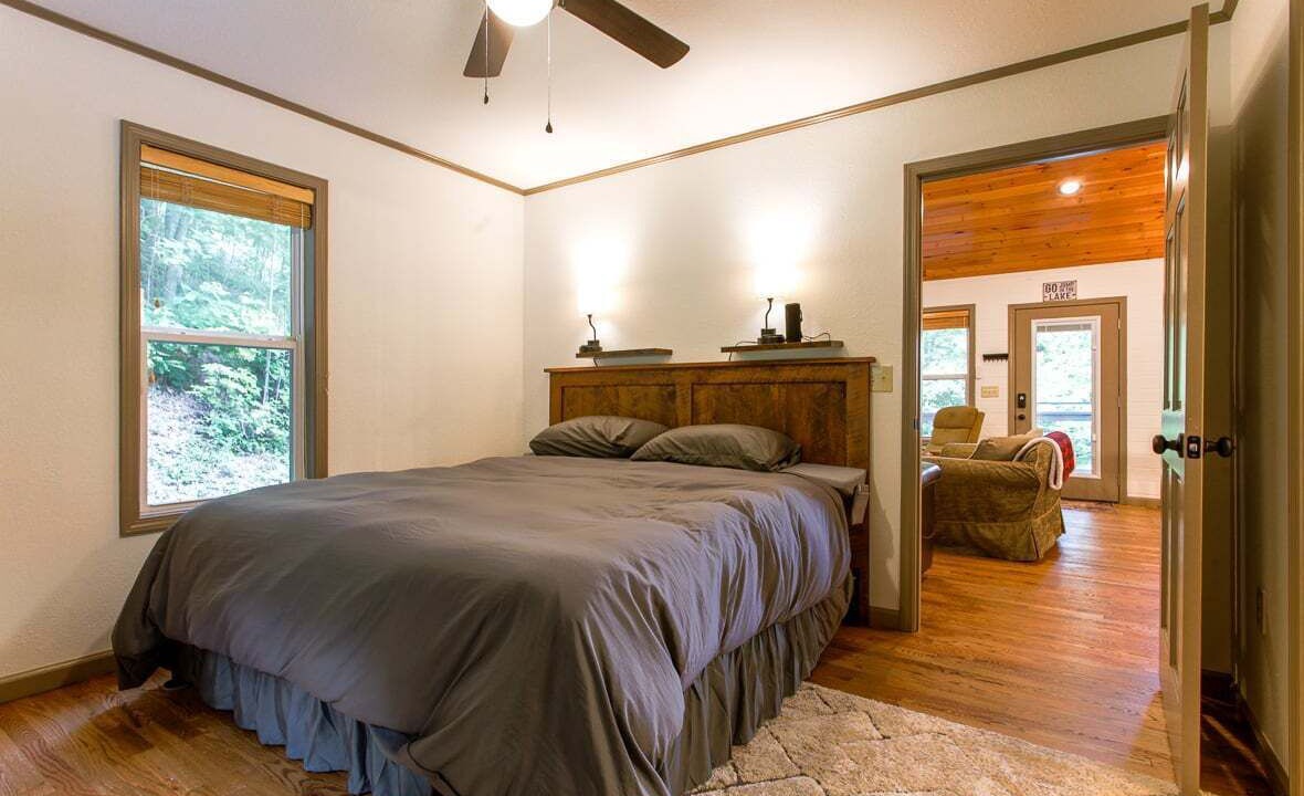 Photo of Bedroom in Robbinsville