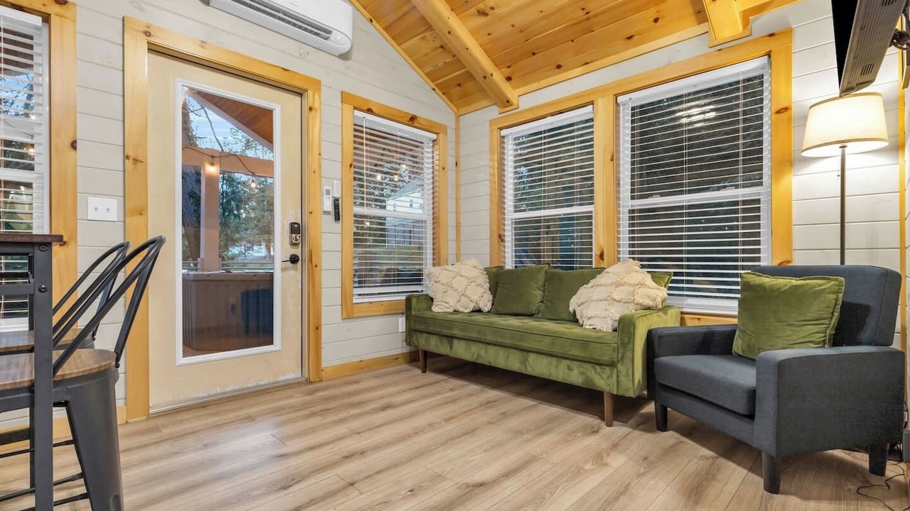 Photo of Livingroom in Greenville