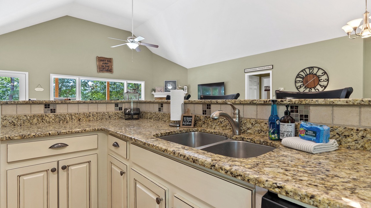 Photo of Kitchen in Eatonton