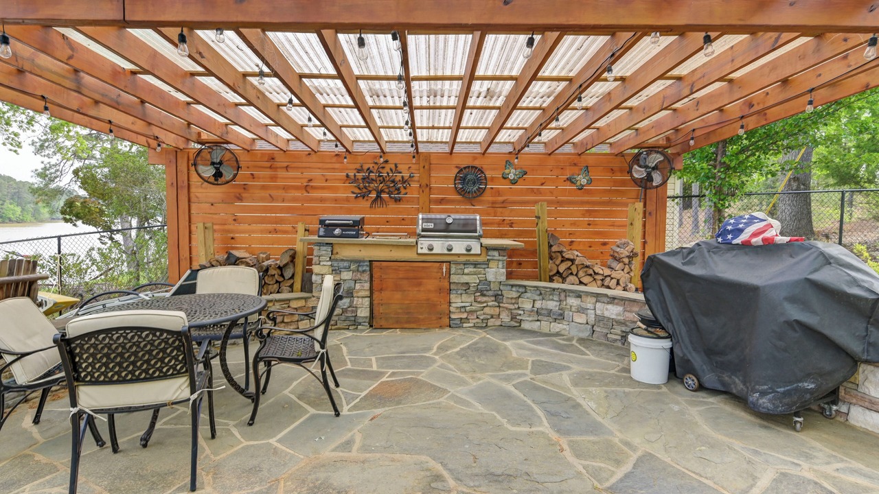 Photo of Outdoor in White Oak