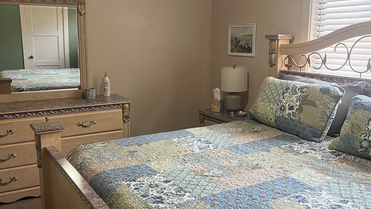 Photo of Bedroom in Los Alamos