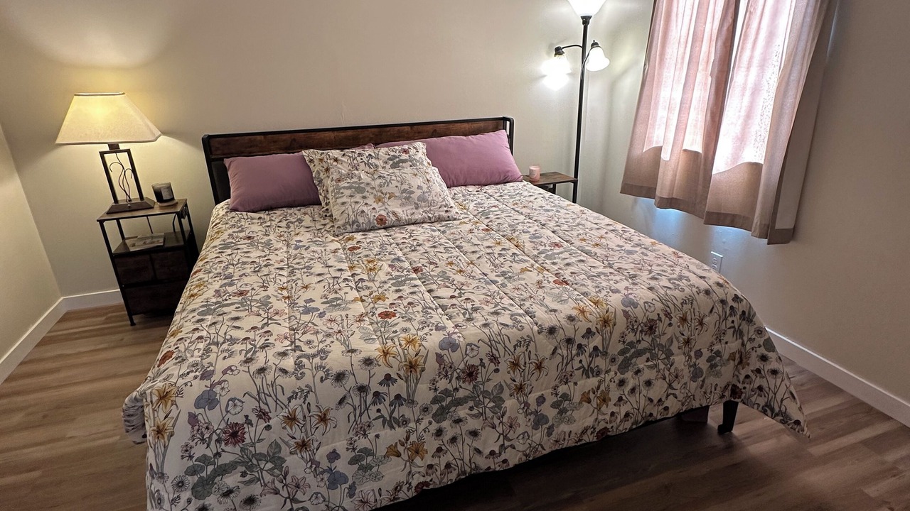 Photo of Bedroom in Ninilchik